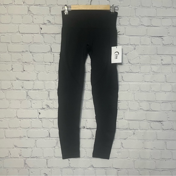 Zyia Active - Black Angle Grid Performance Hi-Rise7/8 Seamless Leggings - Picture 3 of 8